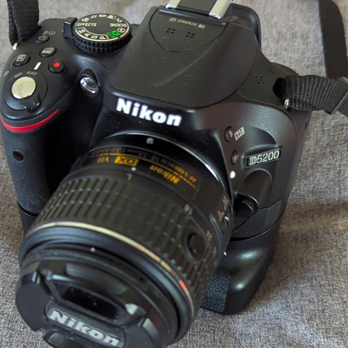 Nikon d5200 dslr 1mp - d5200,