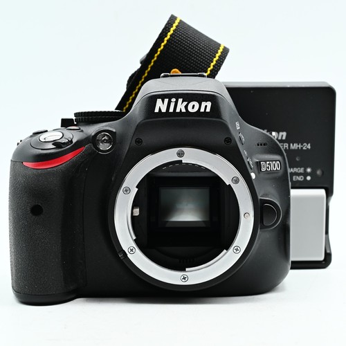 Nikon d5100 2mp dslr - nikon,